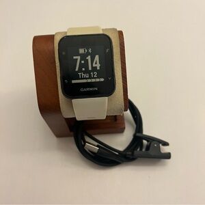 Garmin Forerunner 35, Tested, screen protector , Charger Included